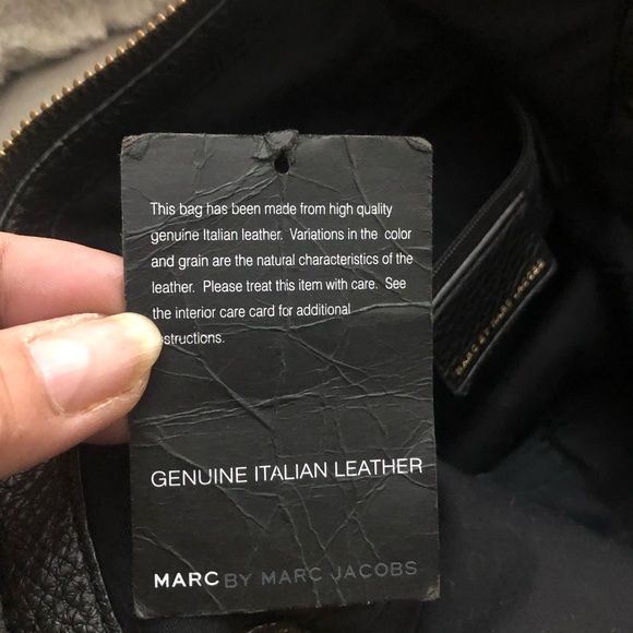 Authentic Marc by Marc Jacobs Bag. Shoulder or Crossbody. Mint condition. - Picture 9 of 10
